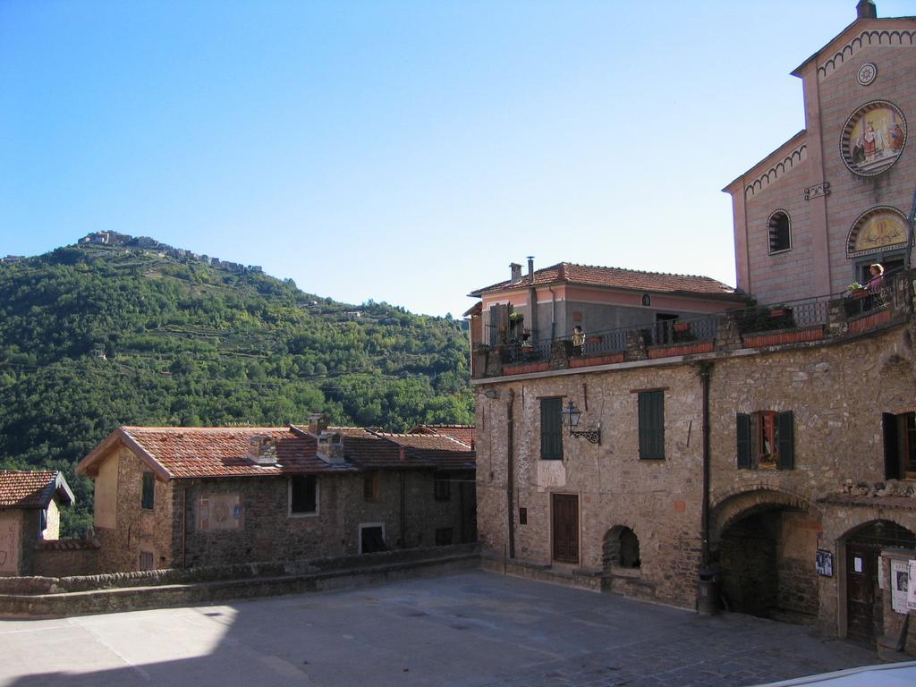 B&B Da Giua' Apricale Exterior foto
